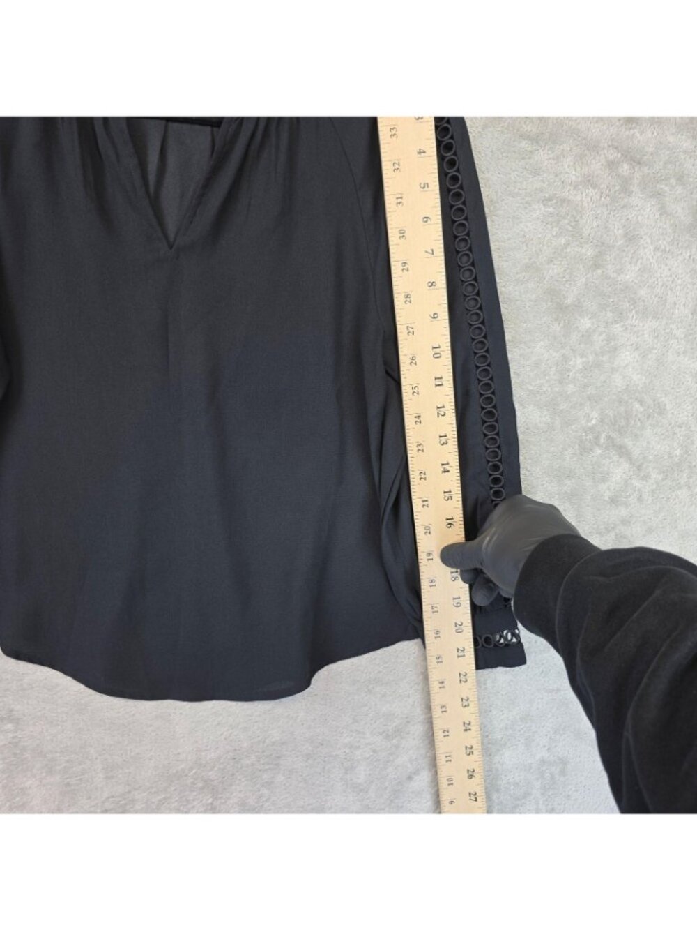 Ann Taylor Blouse Womens XS Petite Black V Neck Long Raglan Sleeve Crochet Trim - Picture 6 of 9